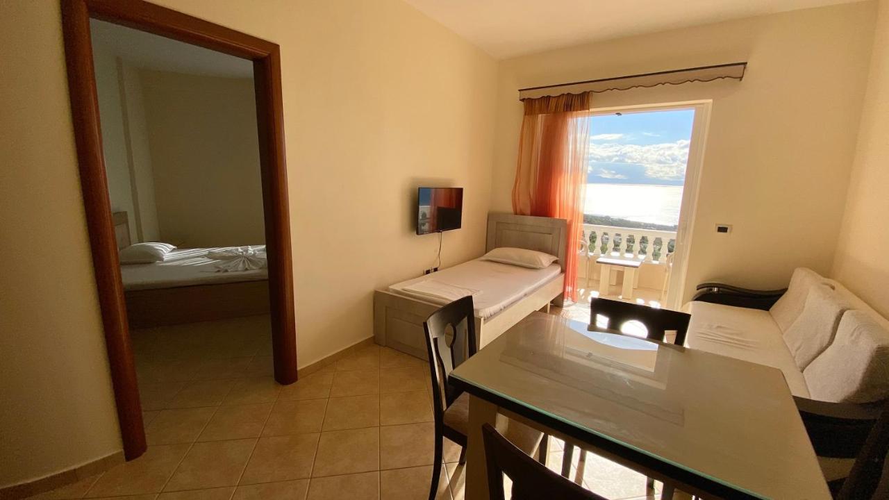 Onirana Apartments Borsh Esterno foto