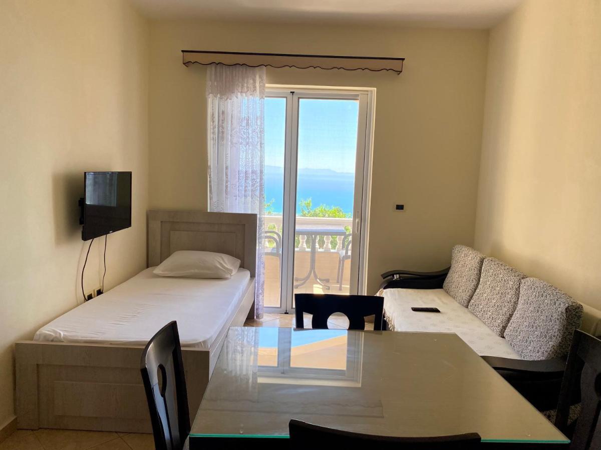 Onirana Apartments Borsh Esterno foto