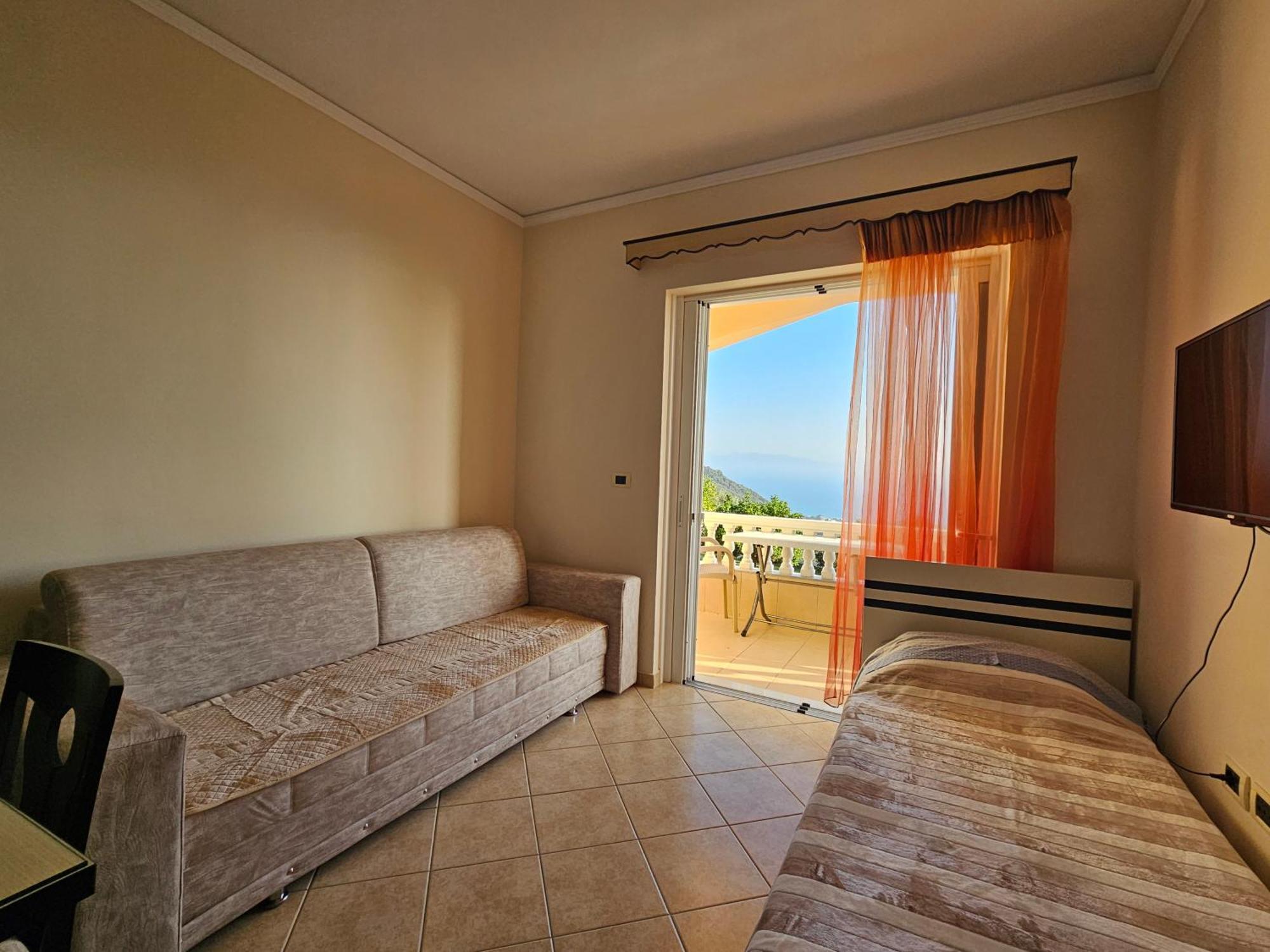 Onirana Apartments Borsh Esterno foto