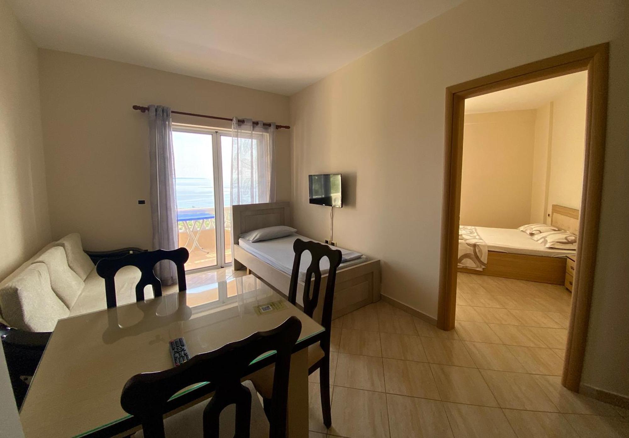 Onirana Apartments Borsh Esterno foto