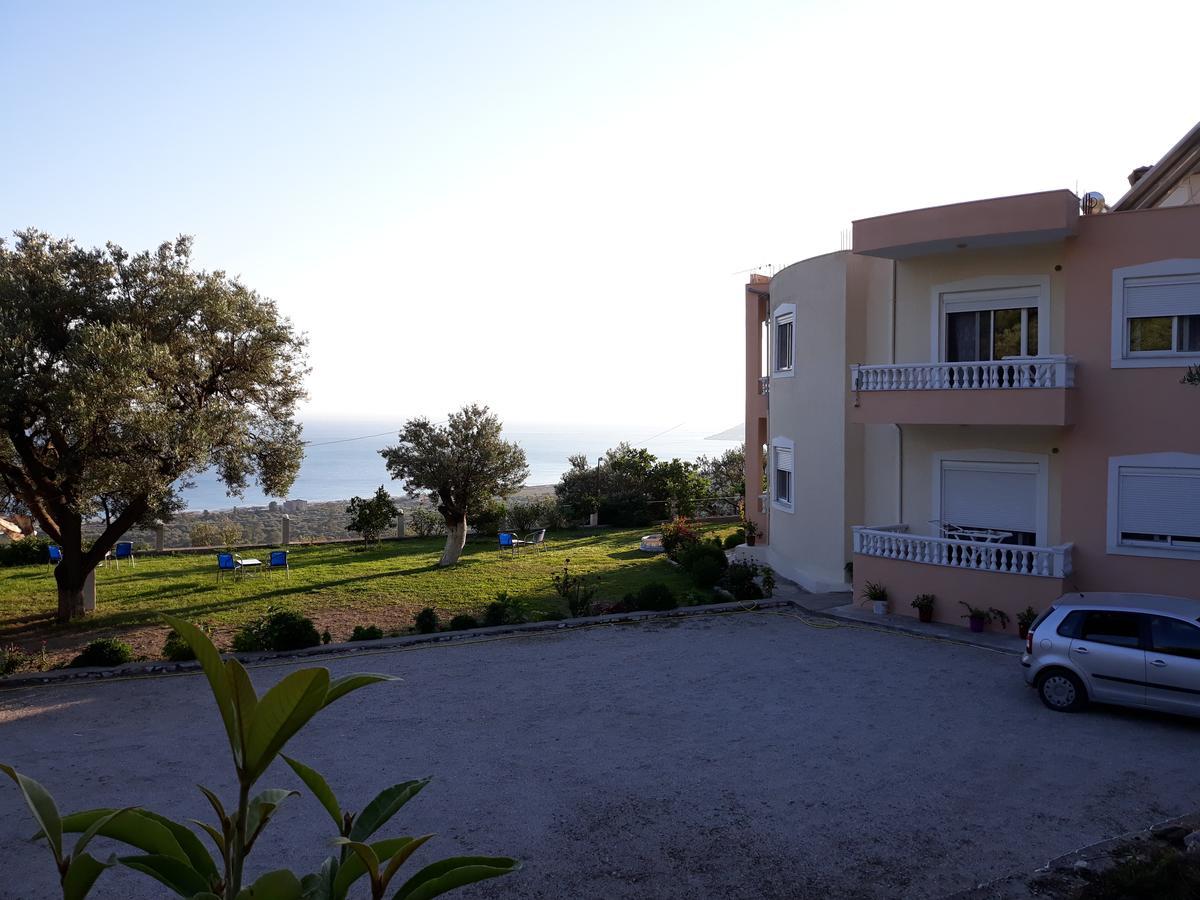 Onirana Apartments Borsh Esterno foto